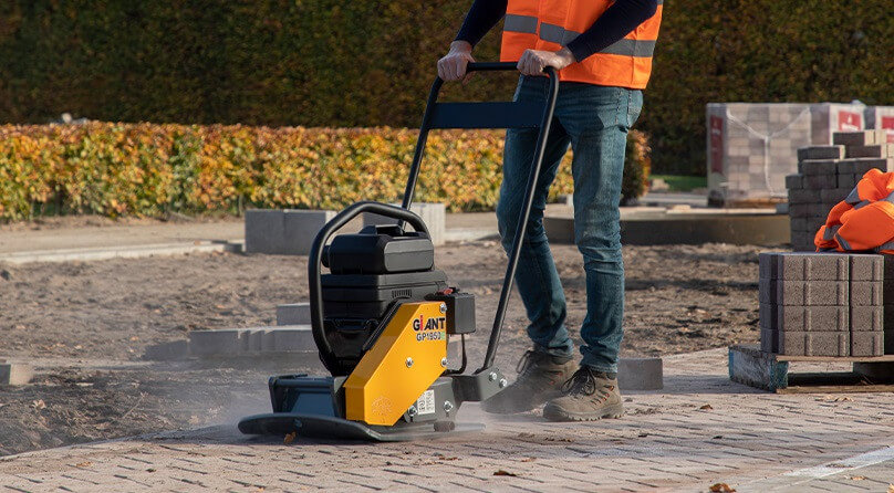 bestrating trillen elektrische trilplaat giant[1]